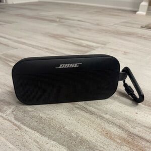 Bose SoundLink Flex SE Bluetooth Speaker Model 435910 - Waterproof
